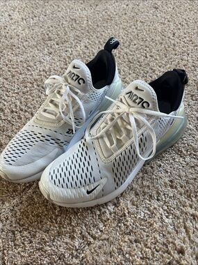 Nike White/Black Air Max 270 Lightweight Sneakers